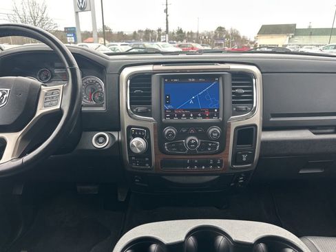Used 2018 RAM 1500 Laramie w/ Convenience Group AWD/4WD image 21