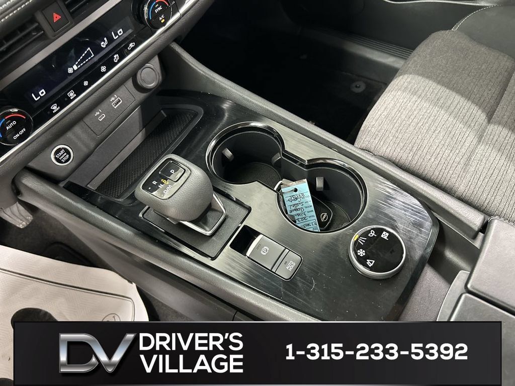 Used 2023 Nissan Rogue SV AWD/4WD image 17