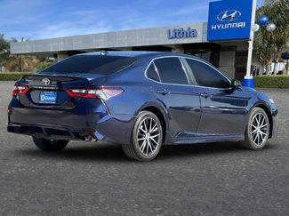 Used 2021 Toyota Camry SE video 3
