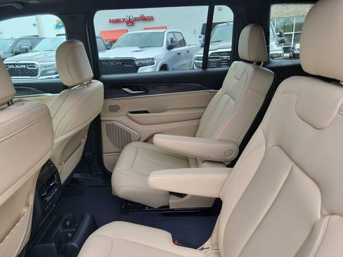New 2026 Jeep Grand Cherokee L Limited AWD/4WD image 24