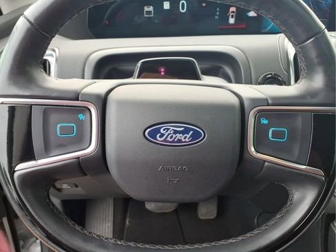 Used 2025 Ford Expedition Platinum AWD/4WD image 14