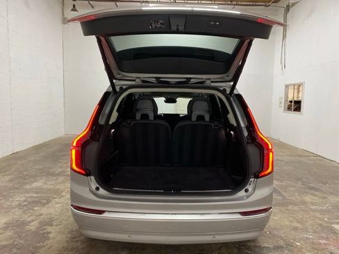Used 2025 Volvo XC90 B6 Plus AWD/4WD image 9