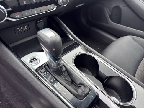 Used 2024 Nissan Altima 2.5 SV image 15