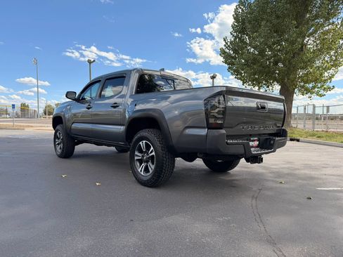 Used 2020 Toyota Tacoma TRD Off-Road AWD/4WD image 8