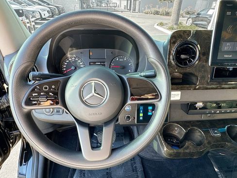 Used 2021 Mercedes-Benz Sprinter 3500 image 11