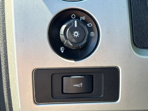 Used 2014 Ford F150 FX4 w/ Equipment Group 402A Luxury AWD/4WD image 17