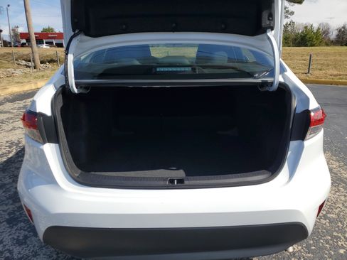 Used 2025 Toyota Corolla LE image 8