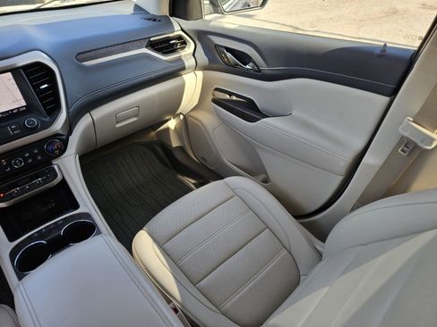 Used 2022 GMC Acadia Denali w/ Denali Technology Package image 16