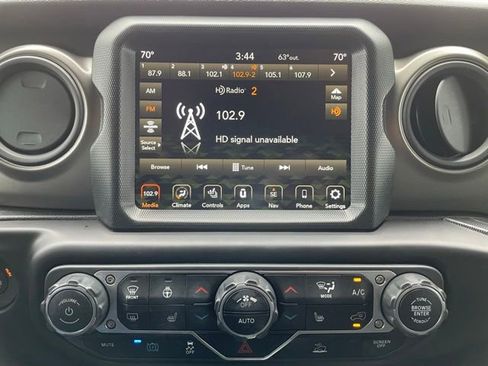 Used 2023 Jeep Wrangler Unlimited w/ Sun & Screen Package AWD/4WD image 19