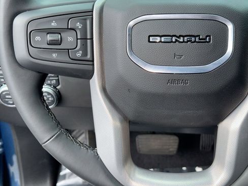 Used 2025 GMC Sierra 1500 Denali w/ Denali Reserve Package AWD/4WD image 17