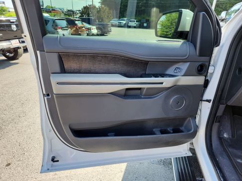Used 2019 Ford Expedition Limited w/ Driver Assistance Package RWD image 16