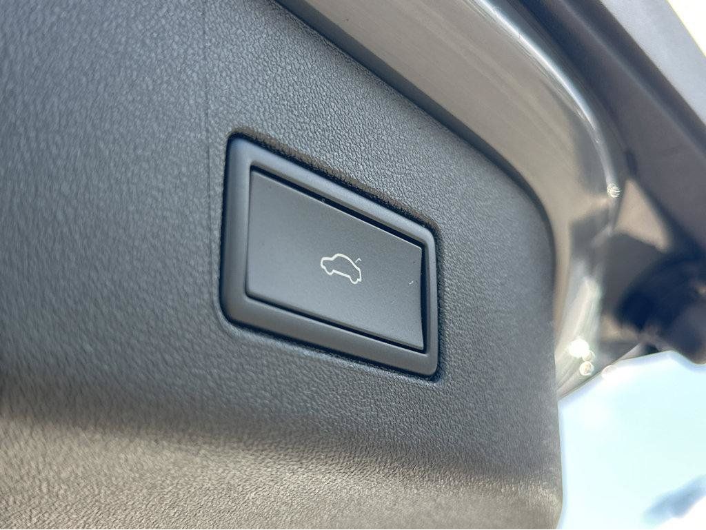 Used 2023 Volkswagen ID.4 Pro S RWD image 35