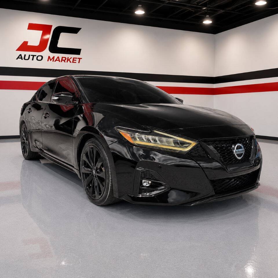 Used 2023 Nissan Maxima SR w/ Sport Mat Group FWD image 7