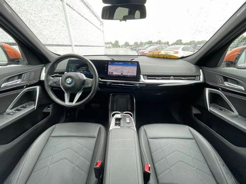 Used 2023 BMW X1 xDrive28i AWD/4WD image 3