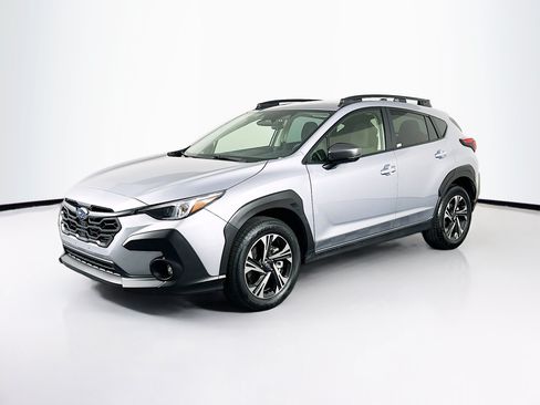 Used 2025 Subaru Crosstrek 2.5i Premium AWD/4WD image 3