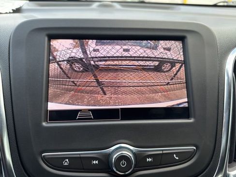 Used 2024 Chevrolet Equinox LS image 36