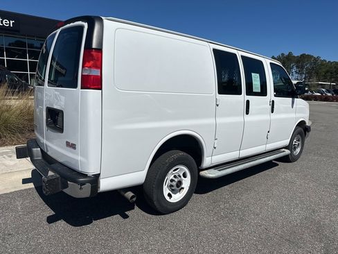 Used 2023 GMC Savana 2500 w/ Driver Convenience Package image 9
