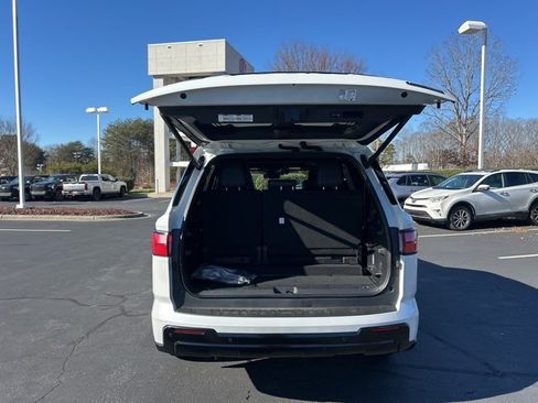 Used 2025 Toyota Sequoia Platinum image 7