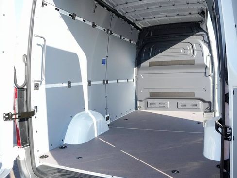 Used 2026 Mercedes-Benz Sprinter 2500 image 6