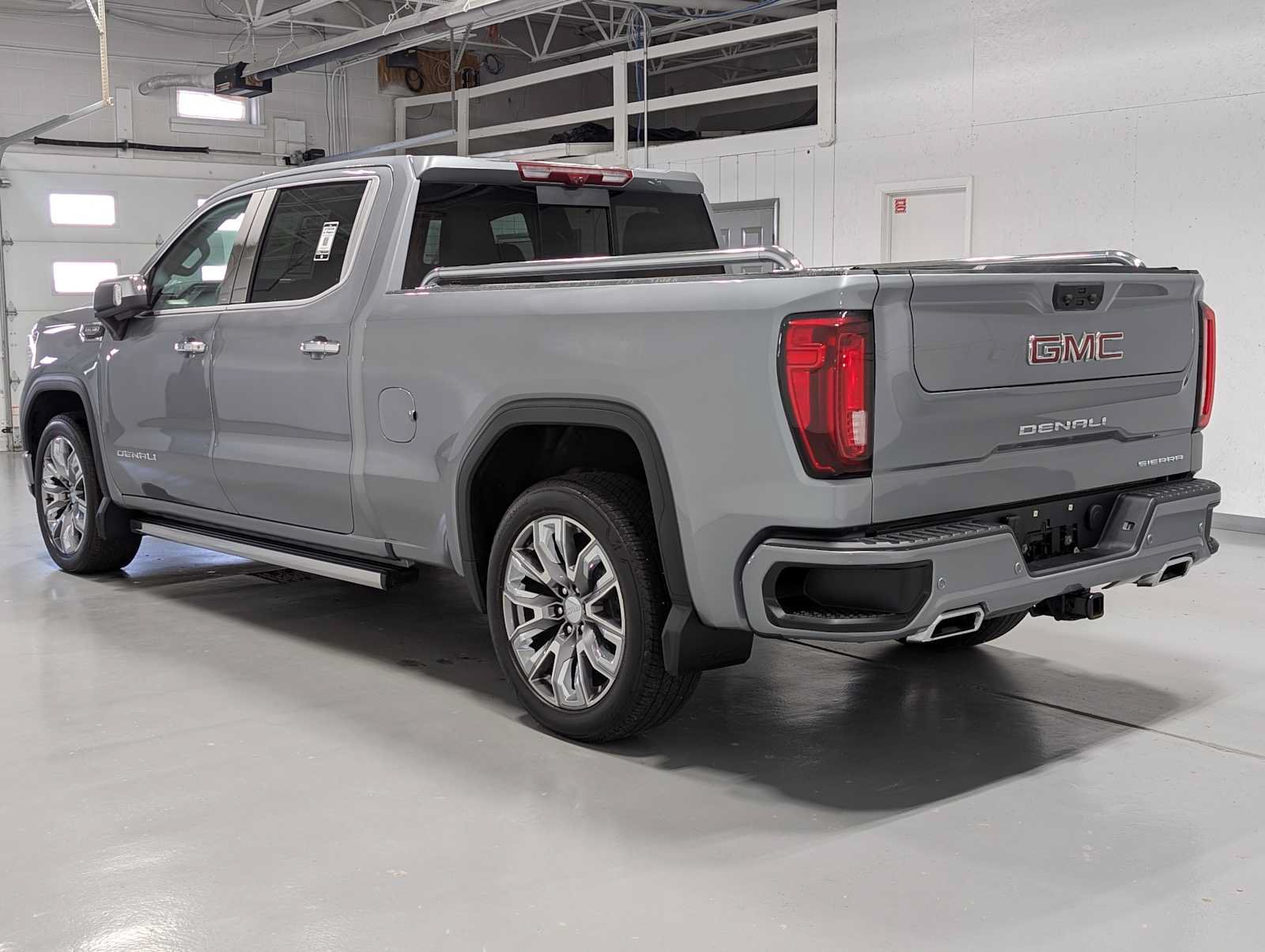 Certified 2025 GMC Sierra 1500 Denali w/ Denali Reserve Package AWD/4WD image 11