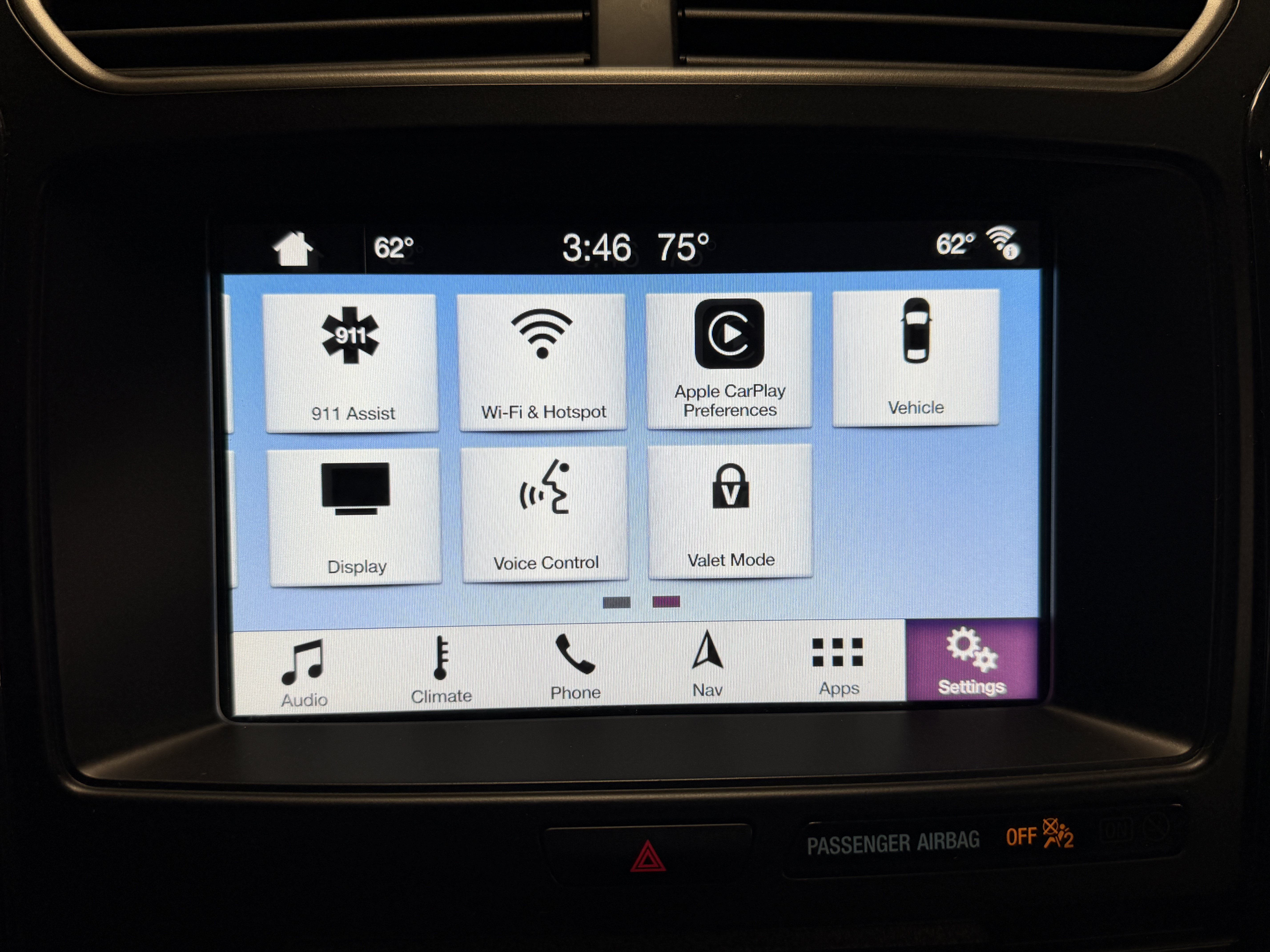 Used 2018 Ford Explorer XLT w/ Equipment Group 201A AWD/4WD image 9