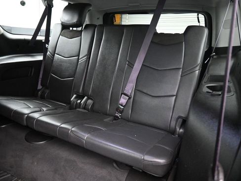 Used 2017 Cadillac Escalade ESV Luxury image 41