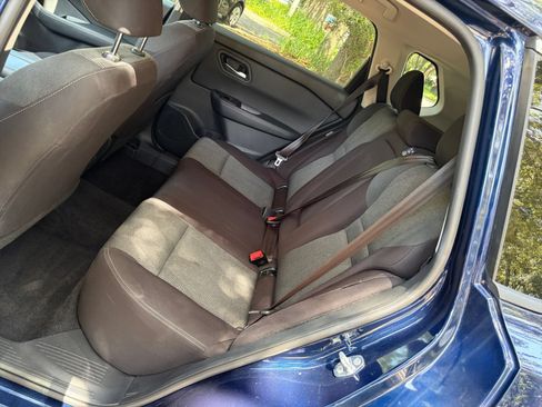 Used 2025 Nissan Rogue SV AWD/4WD image 27