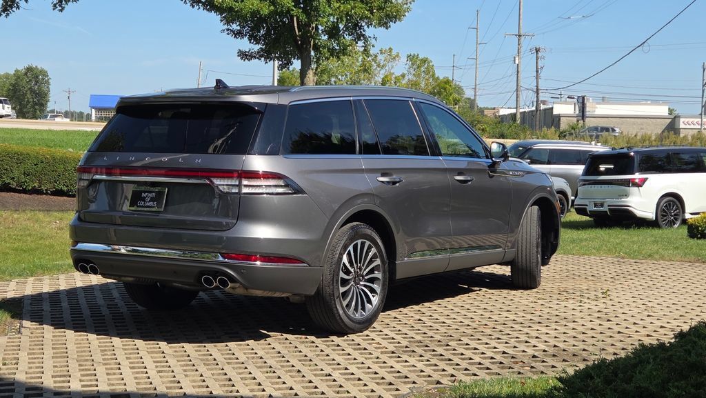 Used 2023 Lincoln Aviator AWD w/ Premium Package image 10