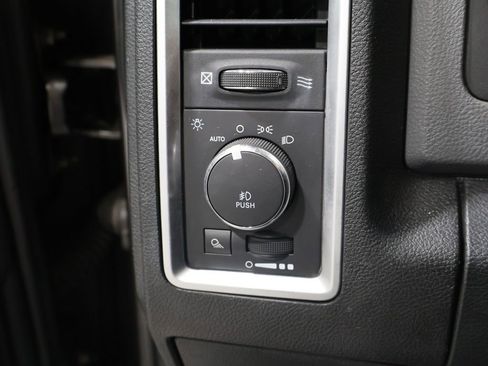 Used 2015 RAM 2500 Big Horn image 32