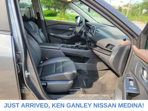 Certified 2023 Nissan Rogue SV w/ SV Premium B Package AWD/4WD image 21
