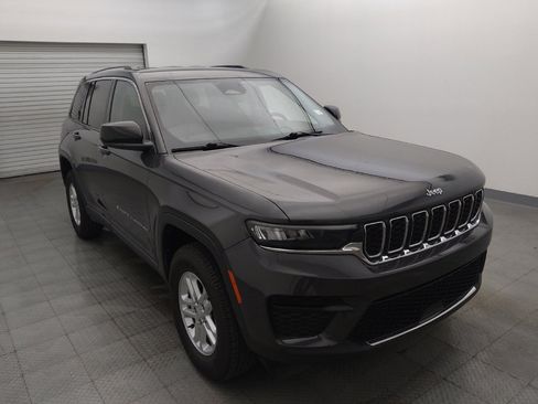 Used 2023 Jeep Grand Cherokee Laredo w/ Luxury Tech Group I RWD image 13
