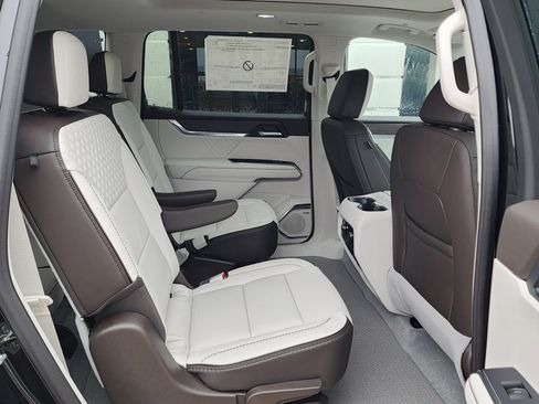 New 2026 GMC Acadia Denali w/ Super Cruise Package AWD/4WD image 48