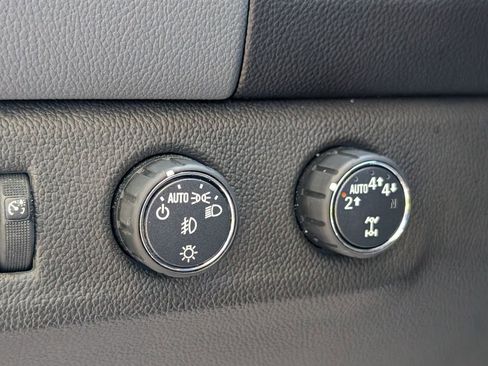 Used 2022 Chevrolet Colorado Z71 AWD/4WD image 34