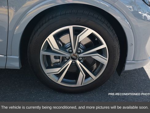 Used 2024 Audi Q4 e-tron Premium Plus w/ Premium Plus image 8