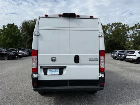Used 2025 RAM ProMaster 2500 w/ Convenience Group FWD image 13