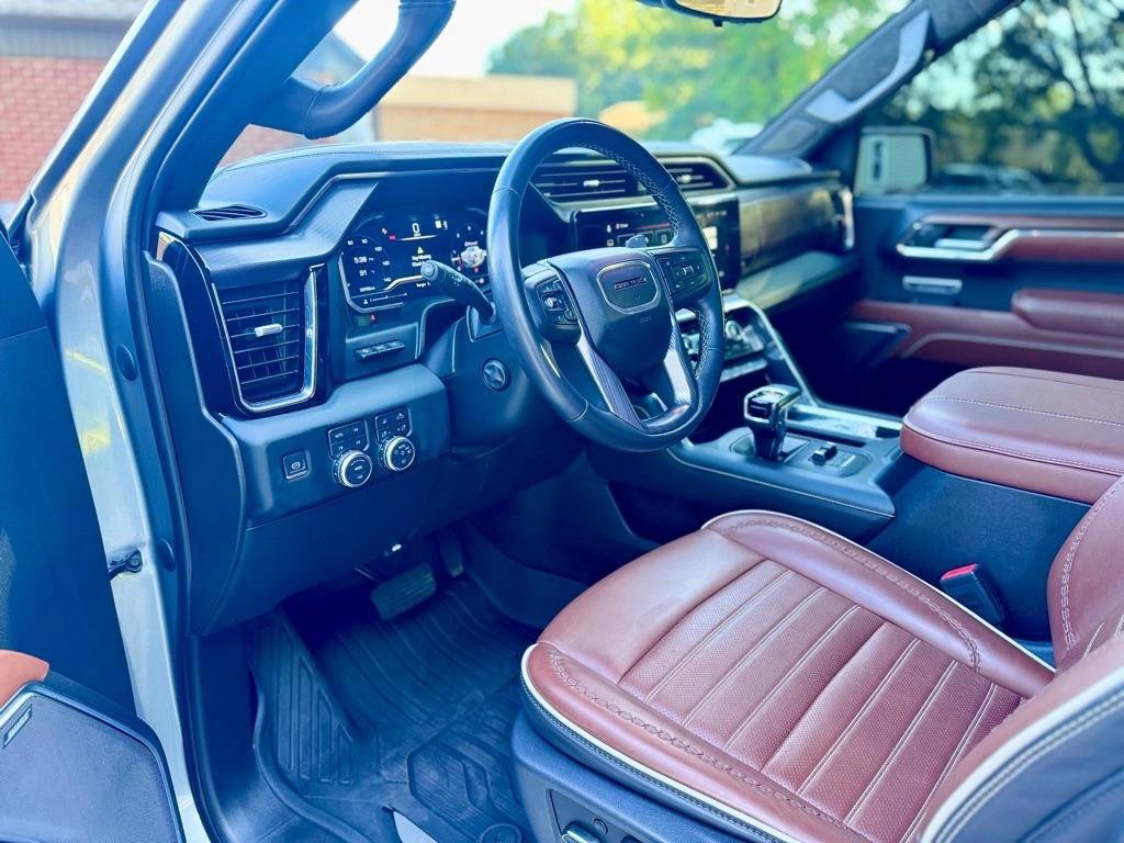 Used 2023 GMC Sierra 1500 Denali Ultimate AWD/4WD image 6