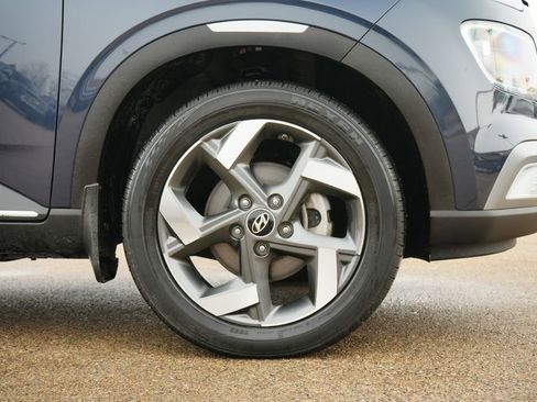 Certified 2023 Hyundai Venue Limited w/ Cargo Package image 10