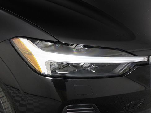 Used 2022 Volvo XC60 B5 Inscription w/ Climate Package image 26