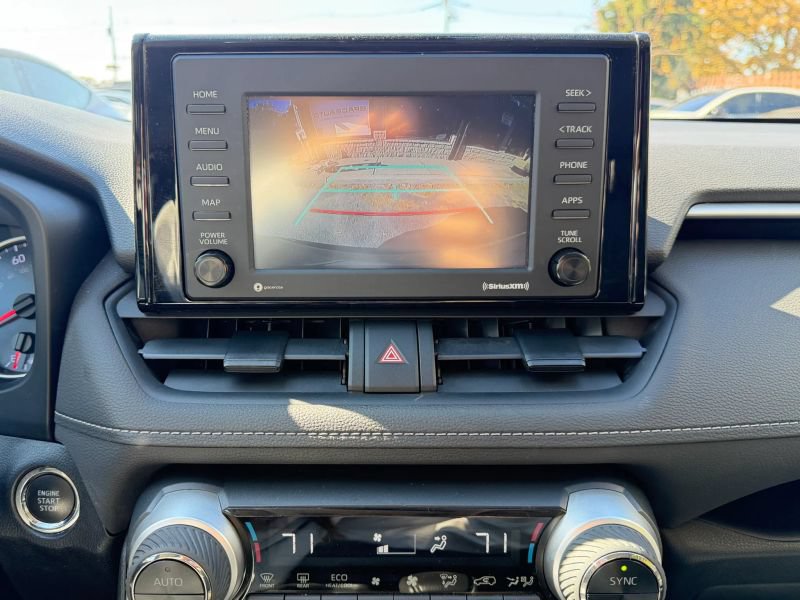 Used 2021 Toyota RAV4 XLE AWD/4WD image 24