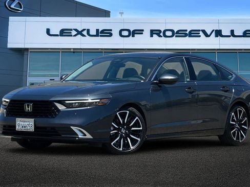 Used 2025 Honda Accord Touring image 1