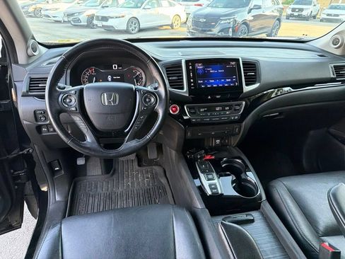 Used 2017 Honda Pilot Touring image 22