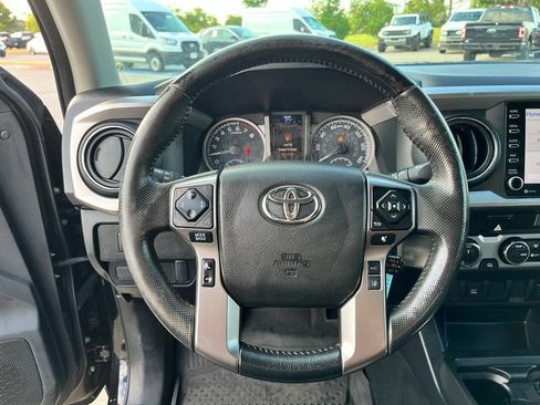 Used 2022 Toyota Tacoma SR5 AWD/4WD image 15