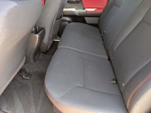 Used 2018 Toyota Tacoma SR5 AWD/4WD image 20