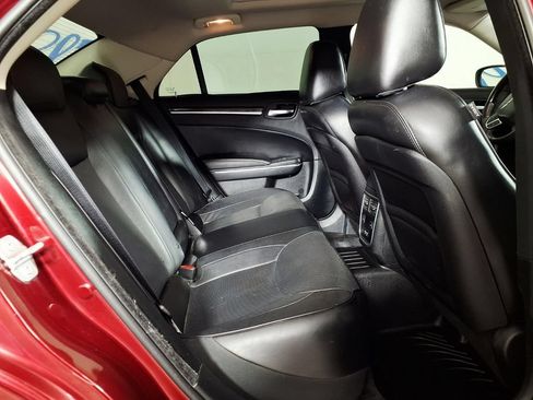 Used 2018 Chrysler 300 Limited w/ Safetytec Plus Group RWD image 10