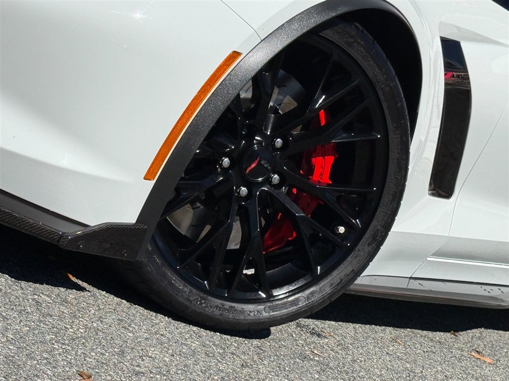 Used 2019 Chevrolet Corvette Z06 RWD image 8