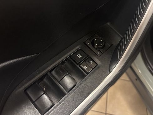 Used 2021 Toyota RAV4 XLE AWD/4WD image 22