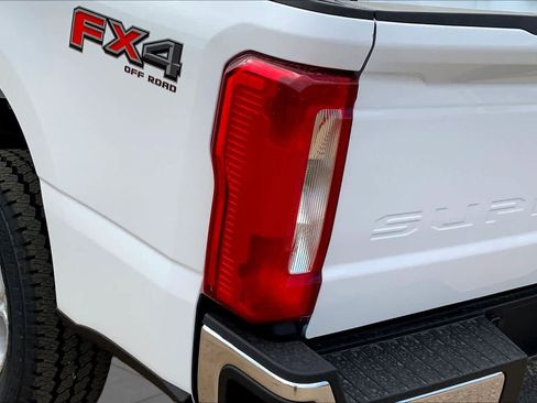 New 2026 Ford F250 XLT w/ FX4 Off-Road Package AWD/4WD image 14