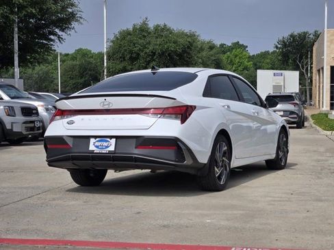 Certified 2025 Hyundai Elantra Sport FWD image 8