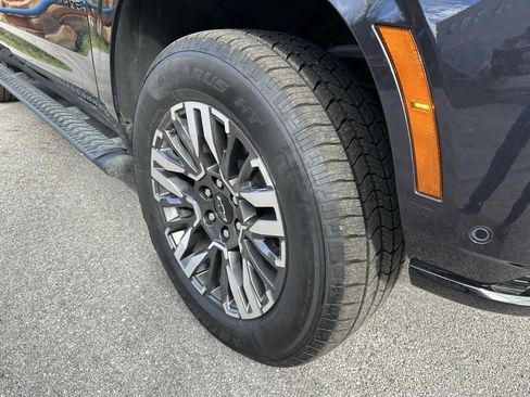 Used 2025 Chevrolet Tahoe Z71 image 9