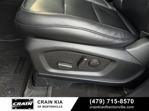 Used 2022 Ford Explorer XLT w/ Equipment Group 202A AWD/4WD image 11
